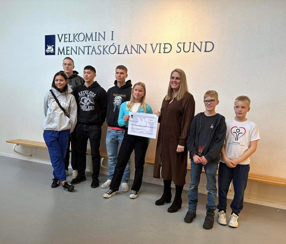 Skólafélagið styrkir Neistann
