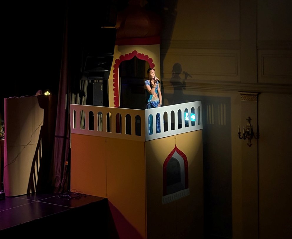 Lokasýning á Aladín í kvöld