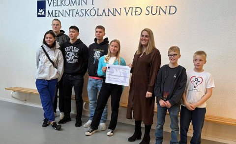 Skólafélagið styrkir Neistann
